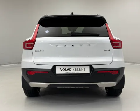 DN71HPL Volvo XC40 2.0 B4P R DESIGN 5dr AWD Auto Thumbnail #8