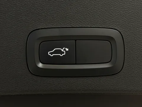 DN71HPL Volvo XC40 2.0 B4P R DESIGN 5dr AWD Auto Thumbnail #22