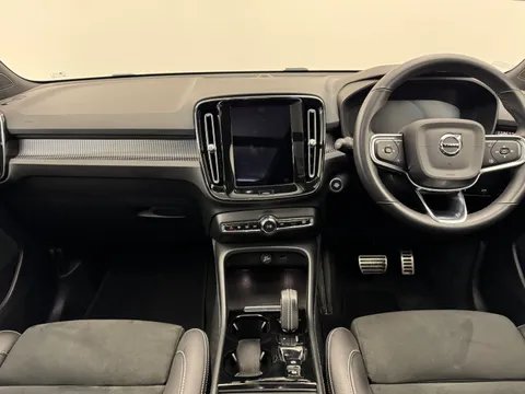 DN71HPL Volvo XC40 2.0 B4P R DESIGN 5dr AWD Auto Thumbnail #13