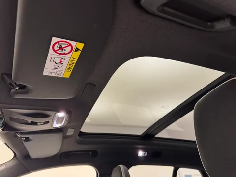 DN71HPL Volvo XC40 2.0 B4P R DESIGN 5dr AWD Auto Thumbnail #11