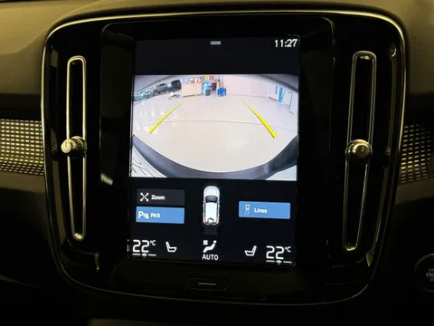 DN71HPL Volvo XC40 2.0 B4P R DESIGN 5dr AWD Auto Thumbnail #29