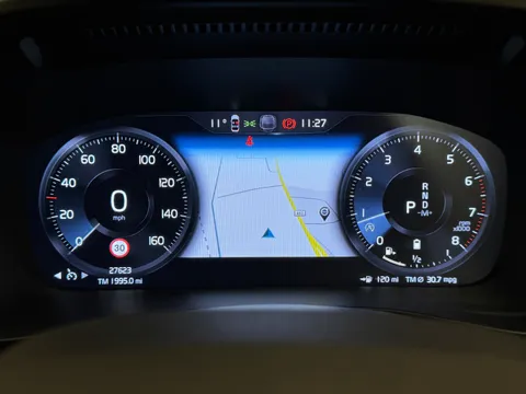 DN71HPL Volvo XC40 2.0 B4P R DESIGN 5dr AWD Auto Thumbnail #31