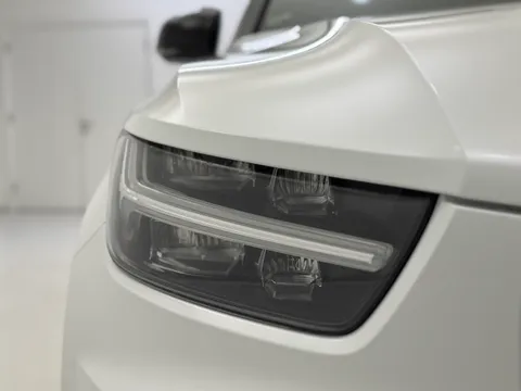 DN71HPL Volvo XC40 2.0 B4P R DESIGN 5dr AWD Auto Thumbnail #35