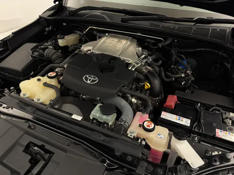 MX72KGK Toyota Hilux GR Sport D/Cab Pick Up 2.8 D-4D Auto Thumbnail #30