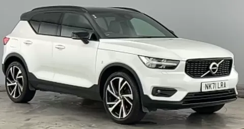 NK71LRA Volvo XC40 2.0 B4P R DESIGN Pro 5dr AWD Auto Thumbnail #1