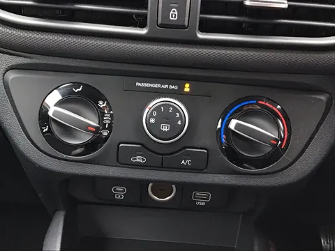 DL74EHM Hyundai i10 1.0 [63] Advance 5dr Auto [Nav] Thumbnail #21