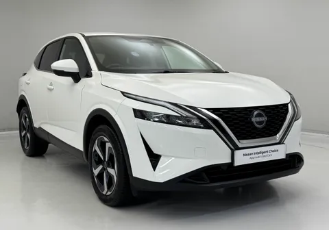 DY72ZRP Nissan Qashqai 1.3 DiG-T MH 158 N-Connecta 5dr Thumbnail #3