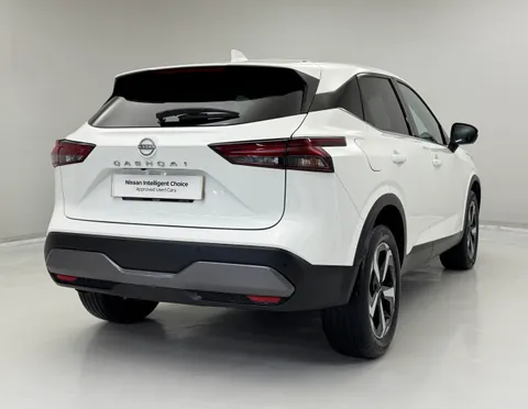 DY72ZRP Nissan Qashqai 1.3 DiG-T MH 158 N-Connecta 5dr Thumbnail #8