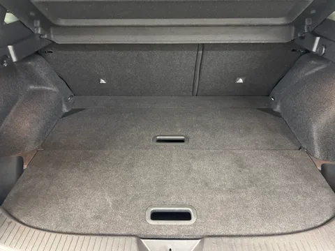 DY72ZRP Nissan Qashqai 1.3 DiG-T MH 158 N-Connecta 5dr Thumbnail #13