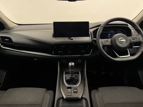 DY72ZRP Nissan Qashqai 1.3 DiG-T MH 158 N-Connecta 5dr Thumbnail #4