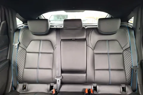 HK74RKX Renault ARKANA 1.6 E-Tech FHEV 145 Esprit Alpine 5dr Auto Thumbnail #11