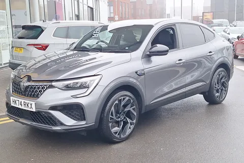 HK74RKX Renault ARKANA 1.6 E-Tech FHEV 145 Esprit Alpine 5dr Auto Thumbnail #16