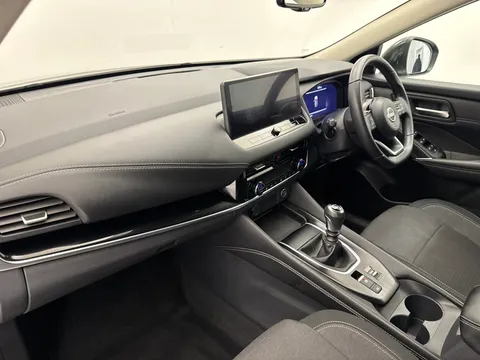 YH72XGE Nissan Qashqai 1.3 DiG-T MH N-Connecta 5dr Thumbnail #14
