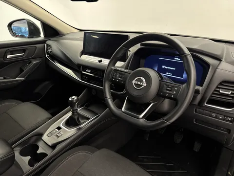 YH72XGE Nissan Qashqai 1.3 DiG-T MH N-Connecta 5dr Thumbnail #22