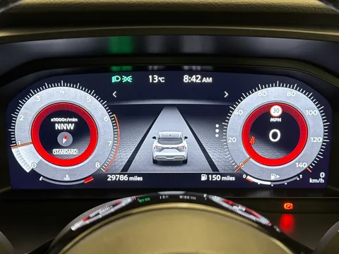 YH72XGE Nissan Qashqai 1.3 DiG-T MH N-Connecta 5dr Thumbnail #29