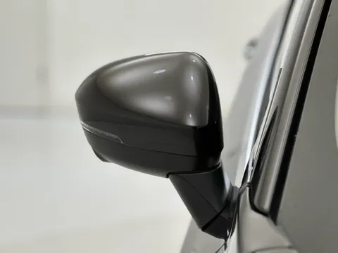 YH72XGE Nissan Qashqai 1.3 DiG-T MH N-Connecta 5dr Thumbnail #31