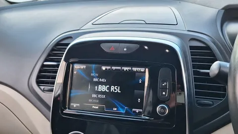 HV18WGN Renault Captur 1.5 dCi 90 Signature X Nav 5dr Thumbnail #23