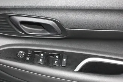 DF74HFJ Hyundai i20 1.0T GDi Premium 5dr DCT Thumbnail #17