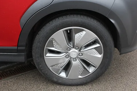 7 of 39 for Hyundai Kona 150kW Premium SE 64kWh 5dr Auto