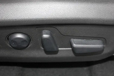 20 of 39 for Hyundai Kona 150kW Premium SE 64kWh 5dr Auto