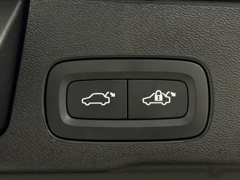 DU75XON Volvo XC60 2.0 B5P Plus Black Edition 5dr AWD Geartronic Thumbnail #29