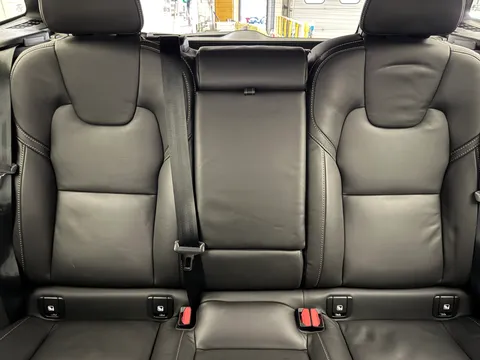 DU75XON Volvo XC60 2.0 B5P Plus Black Edition 5dr AWD Geartronic Thumbnail #18