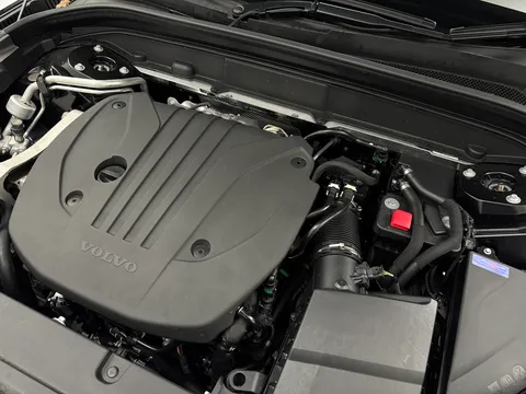 DU75XON Volvo XC60 2.0 B5P Plus Black Edition 5dr AWD Geartronic Thumbnail #31