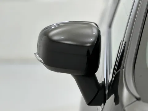 DU75XON Volvo XC60 2.0 B5P Plus Black Edition 5dr AWD Geartronic Thumbnail #32