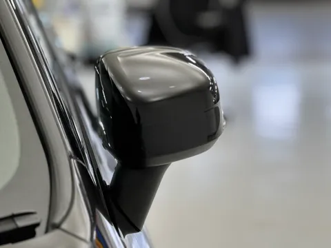 DU75XON Volvo XC60 2.0 B5P Plus Black Edition 5dr AWD Geartronic Thumbnail #33