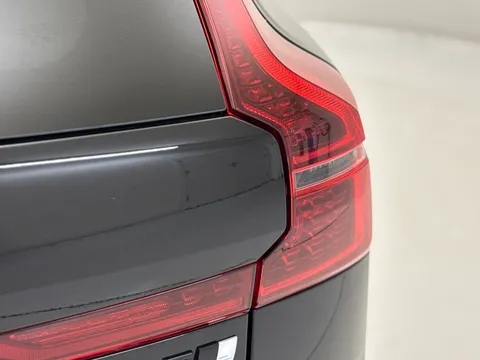 DU75XON Volvo XC60 2.0 B5P Plus Black Edition 5dr AWD Geartronic Thumbnail #35