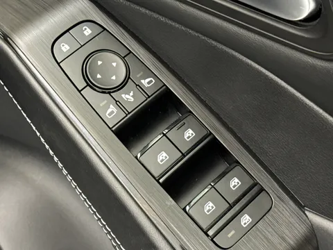 KY22ZCJ Nissan Qashqai 1.3 DiG-T MH N-Connecta 5dr Thumbnail #21