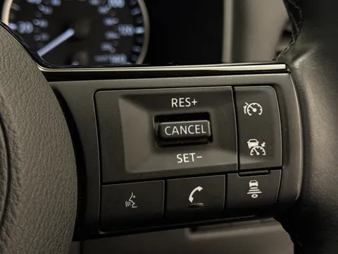 KY22ZCJ Nissan Qashqai 1.3 DiG-T MH N-Connecta 5dr Thumbnail #24