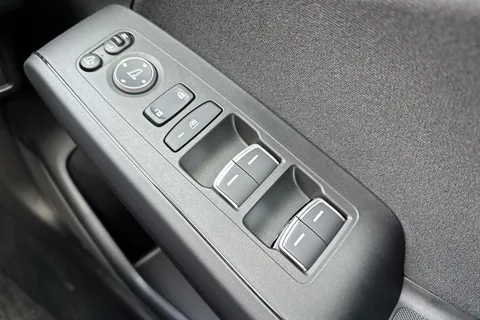 DA25KPG Honda Civic 2.0 eHEV Elegance 5dr CVT Thumbnail #23