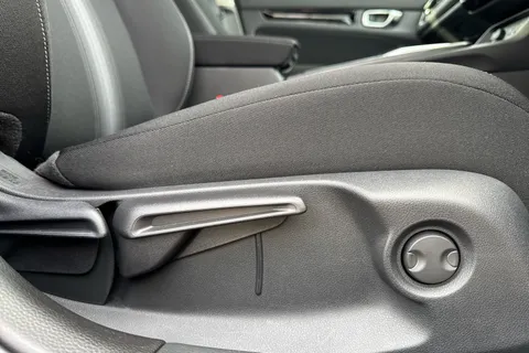 DA25KPG Honda Civic 2.0 eHEV Elegance 5dr CVT Thumbnail #33