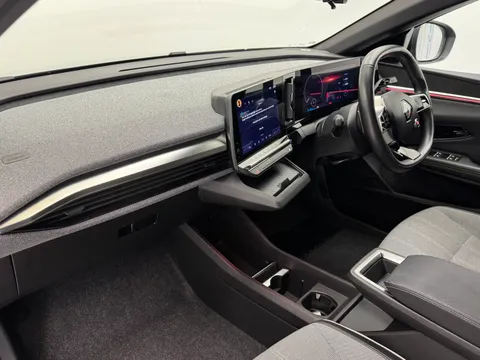 12 of 33 for Renault Megane E-Tech EV60 160kW Launch Edition 60kWh OC 5dr Auto