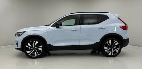RV74FPX Volvo XC40 2.0 B4P Ultra Dark 5dr Auto Thumbnail #3