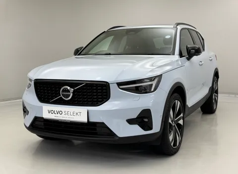 RV74FPX Volvo XC40 2.0 B4P Ultra Dark 5dr Auto Thumbnail #6