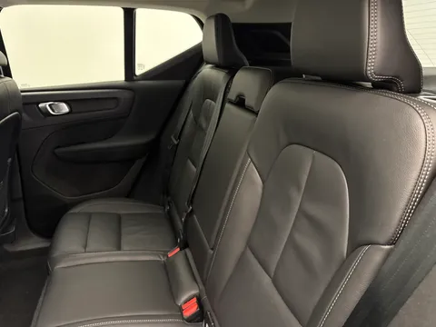 RV74FPX Volvo XC40 2.0 B4P Ultra Dark 5dr Auto Thumbnail #15
