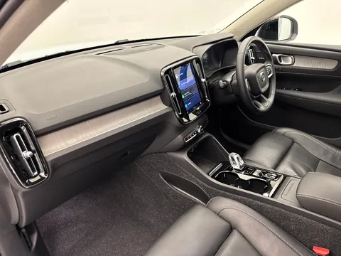 RV74FPX Volvo XC40 2.0 B4P Ultra Dark 5dr Auto Thumbnail #12