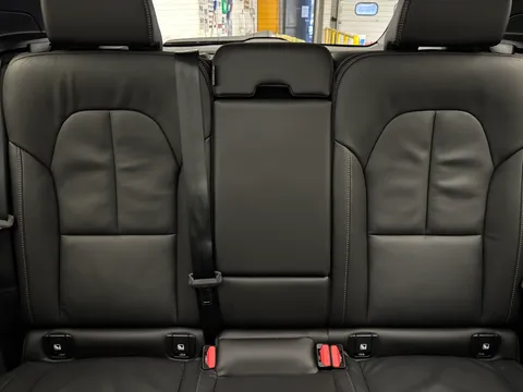 RV74FPX Volvo XC40 2.0 B4P Ultra Dark 5dr Auto Thumbnail #18