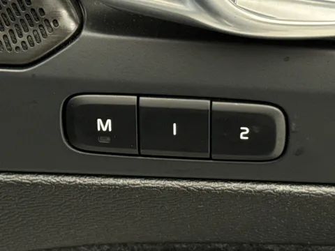 RV74FPX Volvo XC40 2.0 B4P Ultra Dark 5dr Auto Thumbnail #22