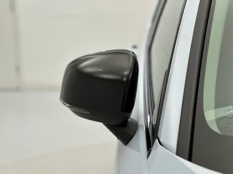 RV74FPX Volvo XC40 2.0 B4P Ultra Dark 5dr Auto Thumbnail #32