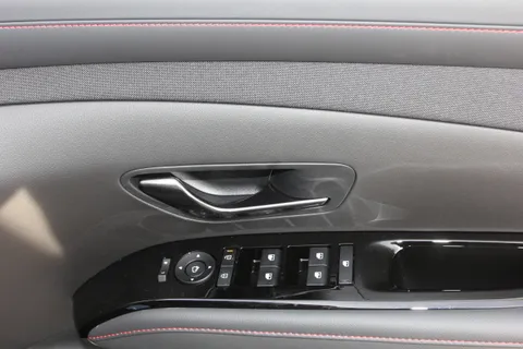 MT75JTY Hyundai Tucson 1.6T N Line 5dr Thumbnail #16