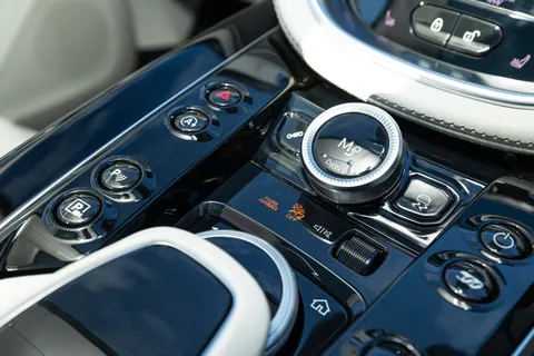 NJH1L Aston Martin Dbx V8 DBX707 5dr Touchtronic Thumbnail #42