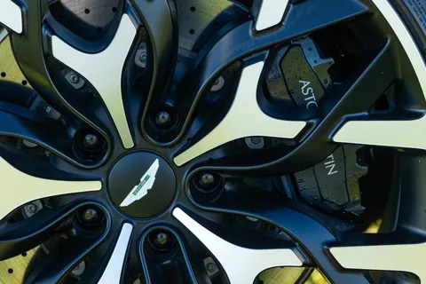 NJH1L Aston Martin Dbx V8 DBX707 5dr Touchtronic Thumbnail #15