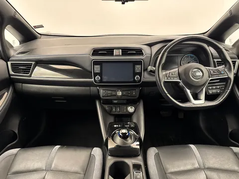 VE70OOJ Nissan LEAF 160kW e+ Tekna 62kWh 5dr Auto Thumbnail #3