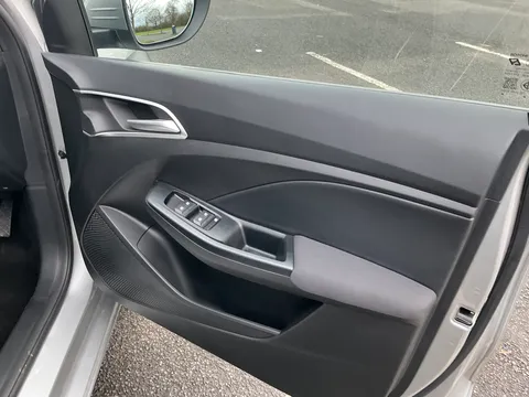 DC25EYH Mg Motor Uk Mg3 1.5 Hybrid SE 5dr Auto Thumbnail #16