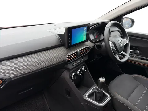 BT22HVS Dacia Sandero Stepway 1.0 TCe Prestige 5dr Thumbnail #4