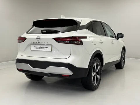 FY22UWW Nissan Qashqai 1.3 DiG-T MH N-Connecta 5dr Thumbnail #7