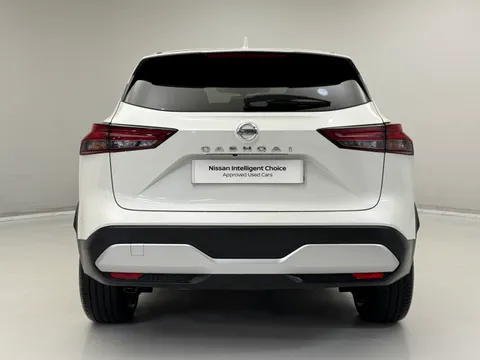 FY22UWW Nissan Qashqai 1.3 DiG-T MH N-Connecta 5dr Thumbnail #8